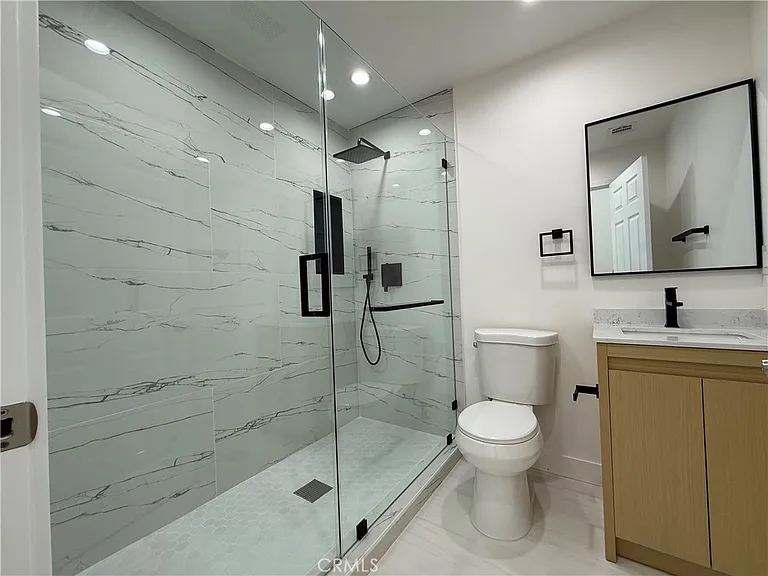 9132 Balcom Ave — Photo 13