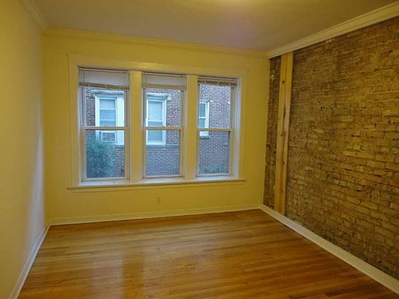 3rd image of 3004 N Whipple St