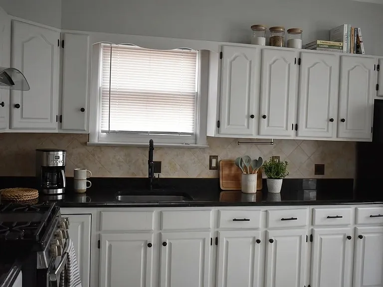 44 E 4th St #1 — Photo 3