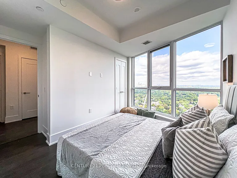 585 Bloor St E #3415 — Photo 12