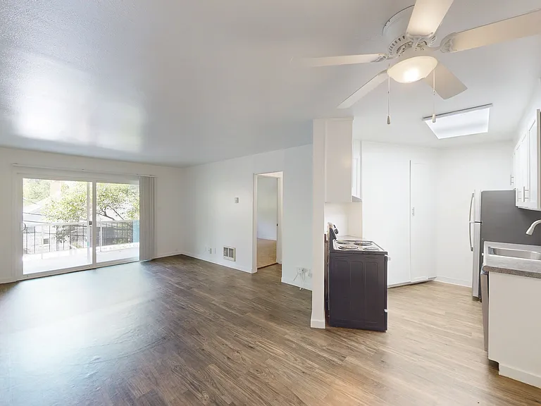 1821 Lincoln Ave #312 — Photo 1