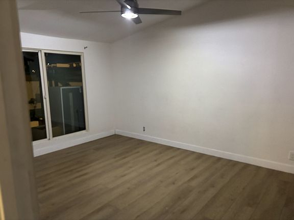 2nd image of 5965 Casa Loma Ave