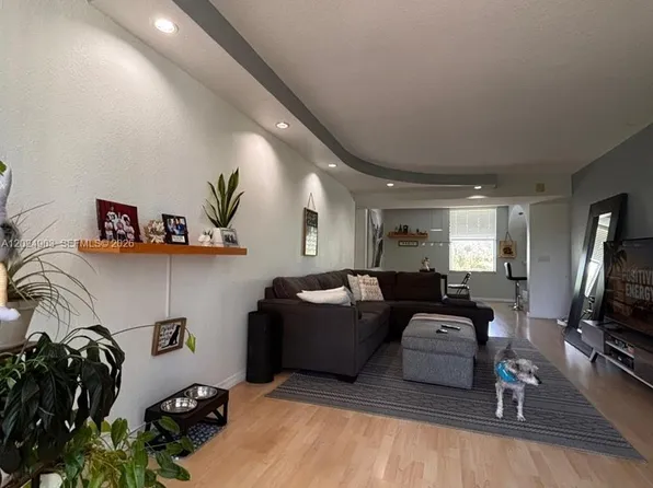 8411 Forest Hills Dr APT 308, Pompano Beach, FL 33065