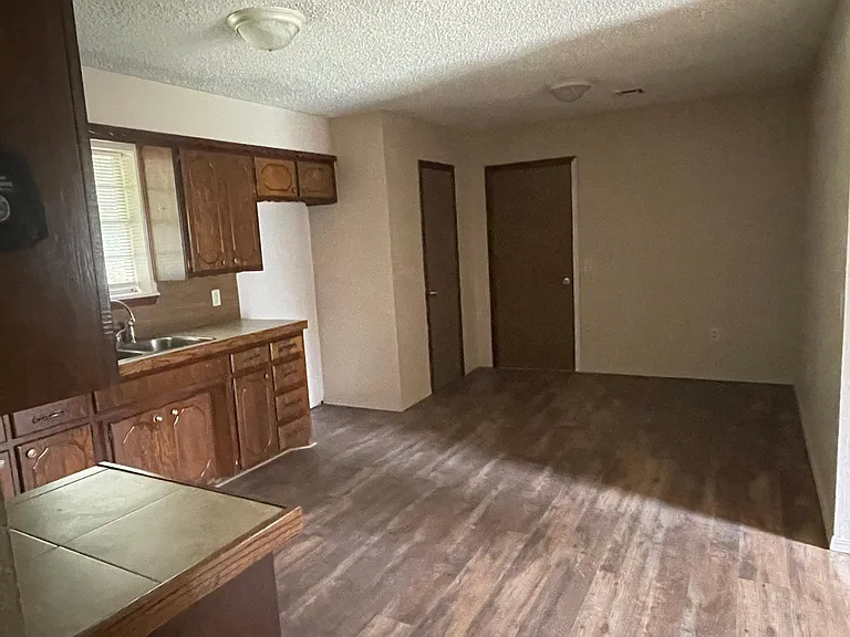 307 E Louisiana Dr — Photo 7