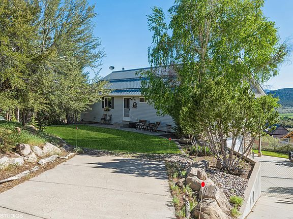 2nd image of 543 S Mahogany Ln