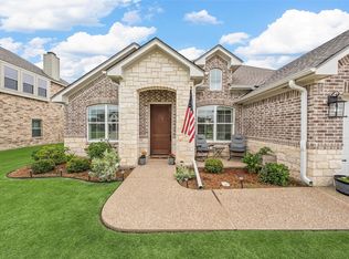 912 Cumberland St, Mcgregor, TX 76657