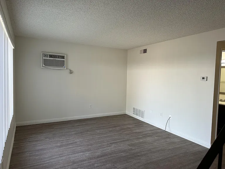 160 N Fonda St #2 — Photo 4