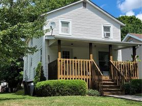 903 E Crosier St, Akron, OH