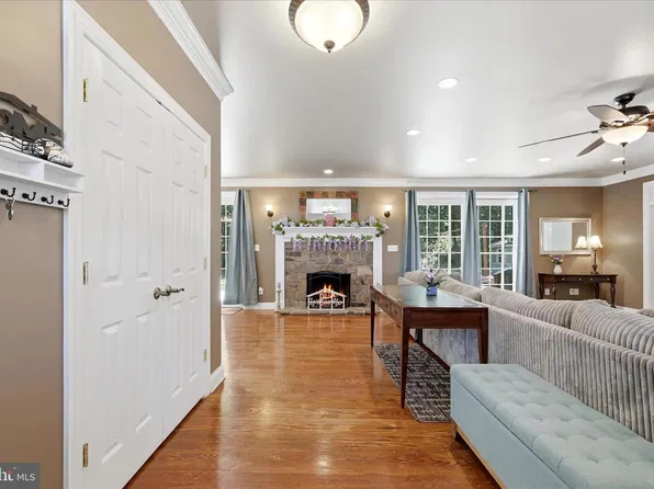 59 Howards Ln, Boyce, VA 22620