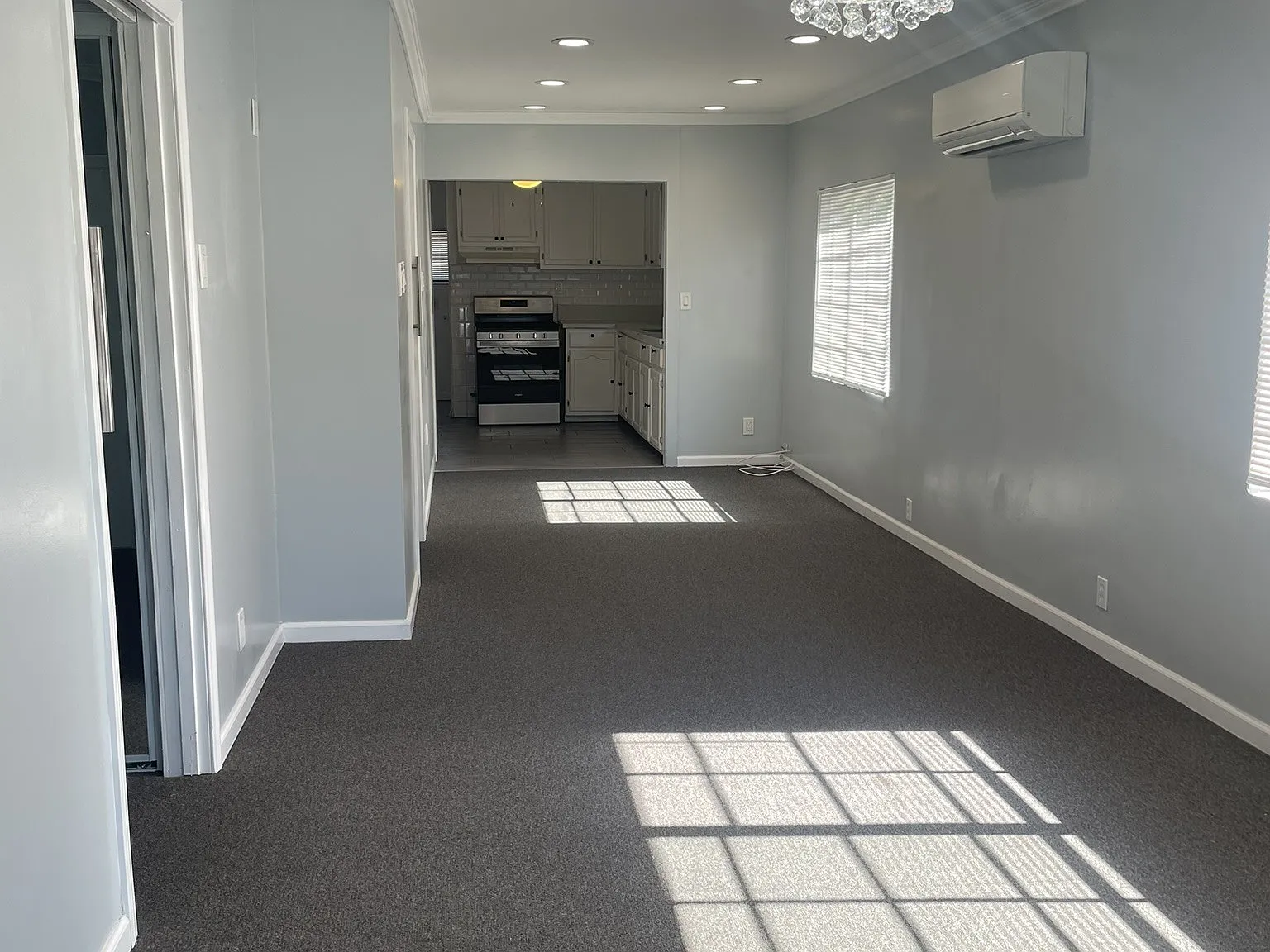 3 bed, 1158 sqft, $3,300 — Photo 3