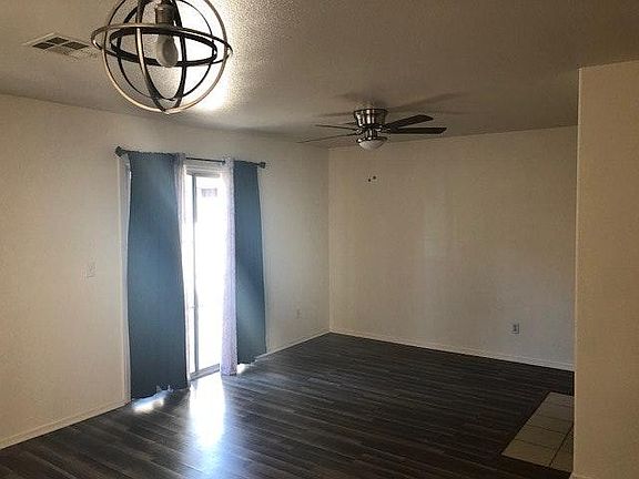3rd image of 9567 Belle Fountain Ave