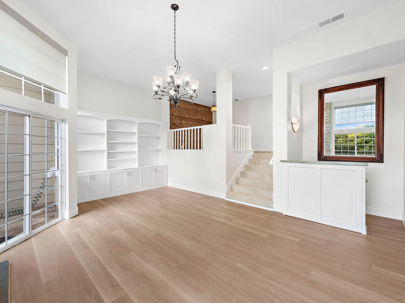 3 bed, 2.5 bath, 1925 sqft, $5,800 — Photo 2