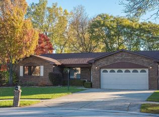 5501 Boros Dr, Troy, MI 48085