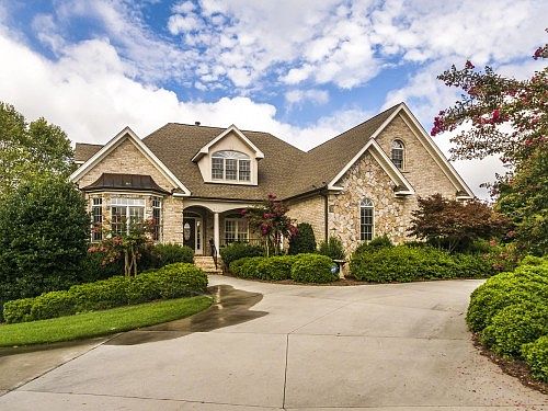 1st image of 6793 Meadow View Dr