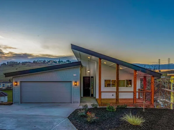 3727 Deauville Place, Santa Rosa, CA 95403