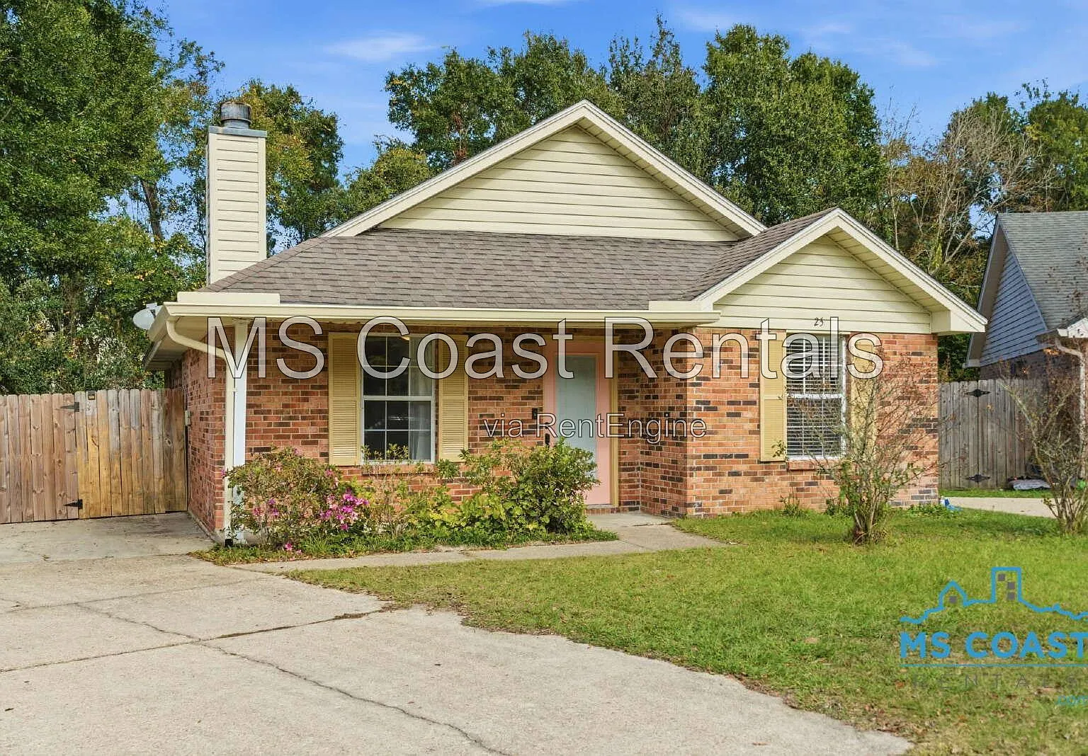 3 bed, 2.0 bath, 1250 sqft, $1,849 — Photo 2