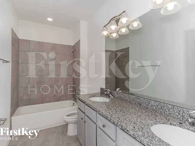 560 Crown Rose Dr — Photo 14