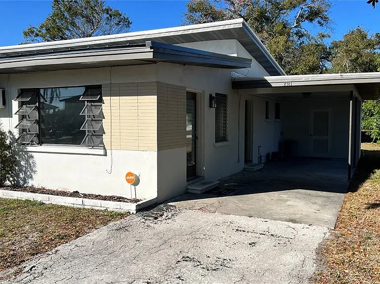 2323 Belmar Dr — Photo 2