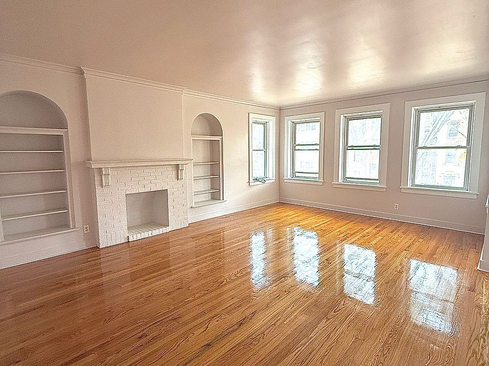 1st image of 5525 N Artesian Ave APT 2