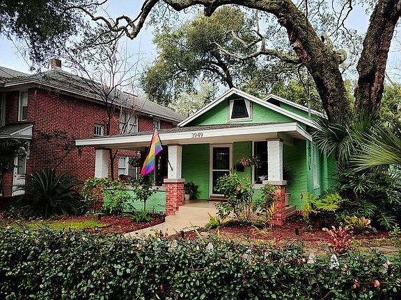 2nd image of 3949 Herschel St