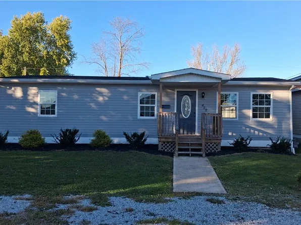 422 E 4th St, West Lafayette, OH 43845
