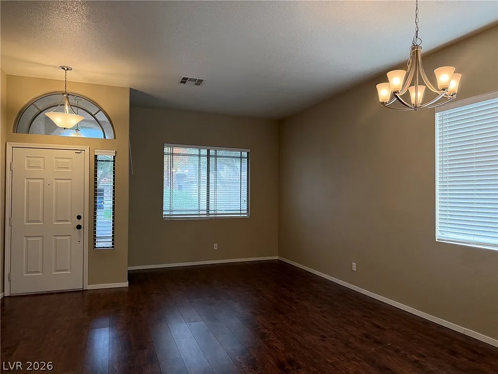 3 bed, 2.0 bath, 1884 sqft, $2,150 — Photo 3