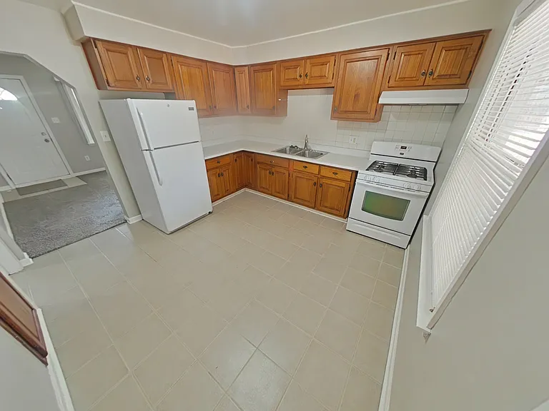 26543 Nagel St — Photo 3
