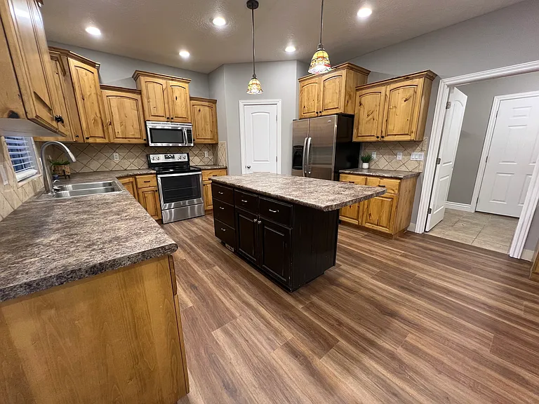 2254 N 1560 W — Photo 10