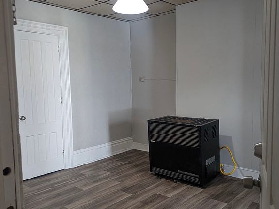 3rd image of 427 1st St Unit 1