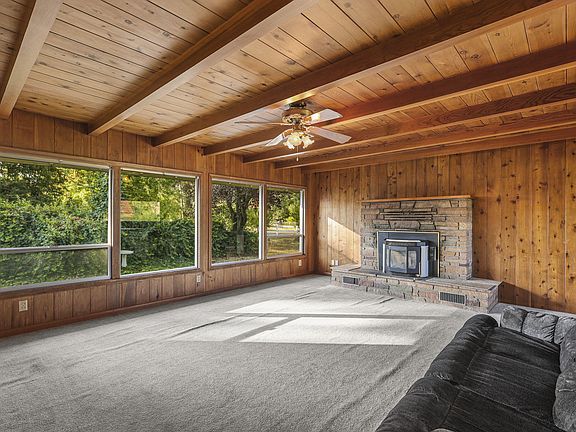 3rd image of 5881 Green Acres Dr