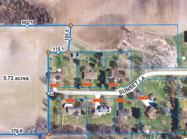 Sunset Ln, New Holstein, WI 53061