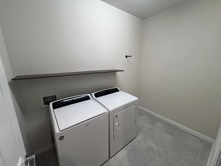 43023 Canon Ct — Photo 22