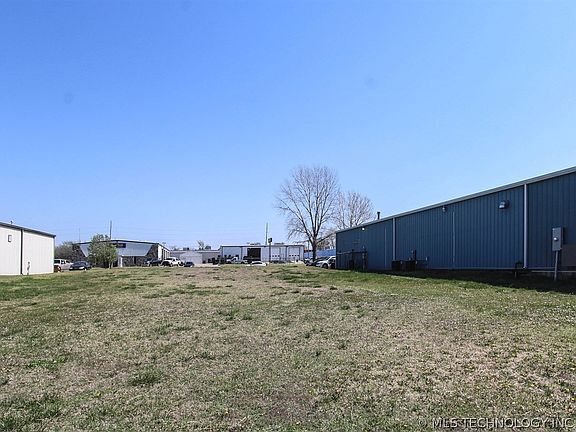 4th image of 106 S 111th East Ave
