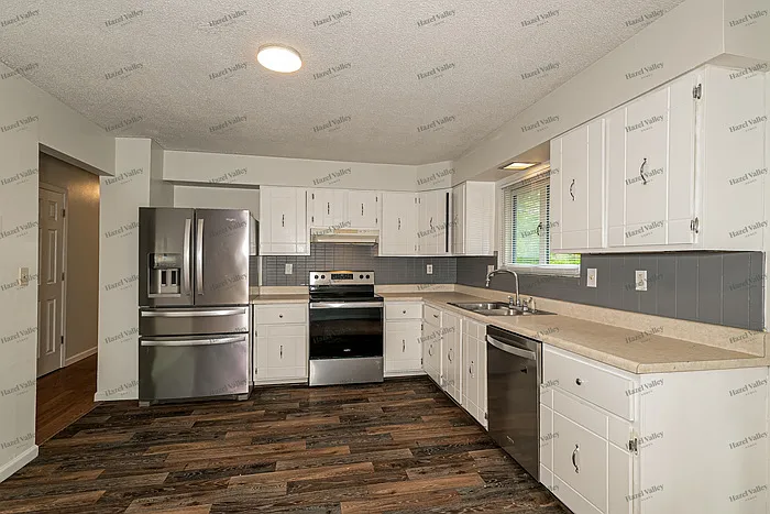 2767 Tiara Dr — Photo 6