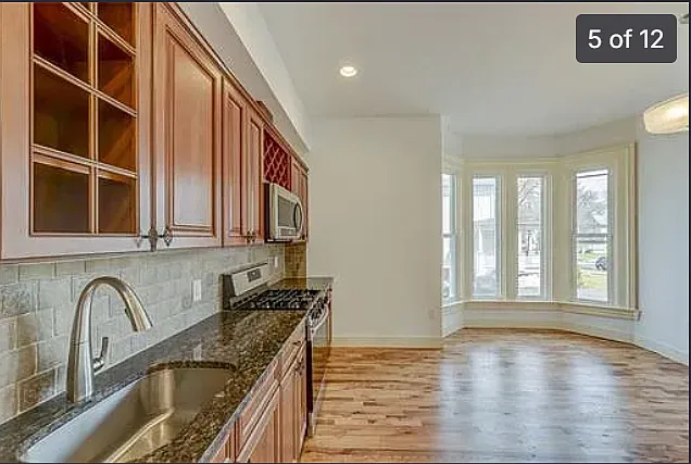 Kitchen and eat in area