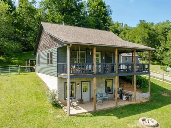 683 Hidden Valley Ln, Independence, VA 24348