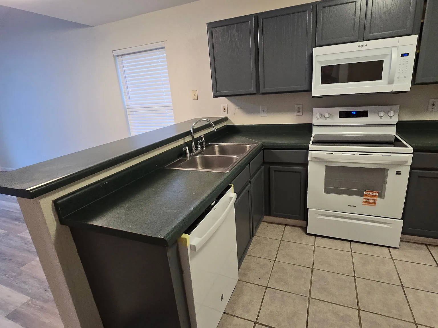 4 bed, 1380 sqft, $1,400 — Photo 4