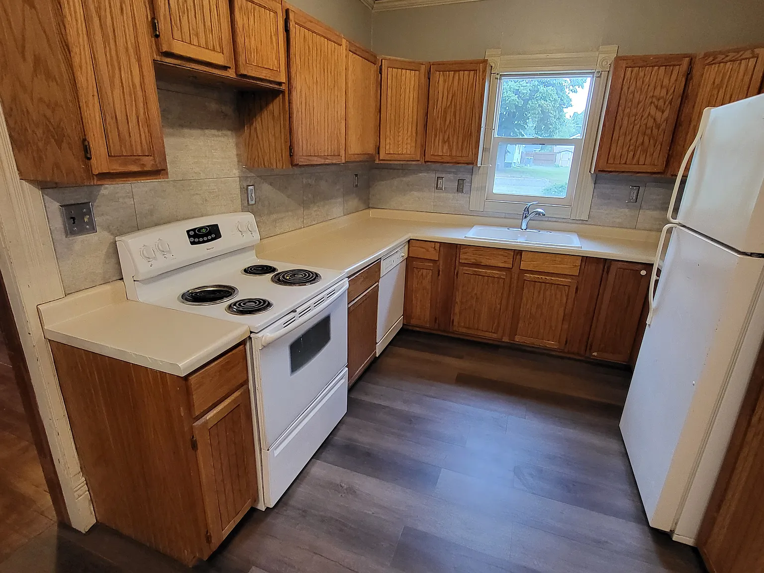 3 bed, 1472 sqft, $1,700 — Photo 3