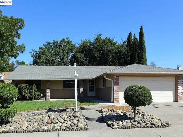 225 Riverdale Ave, Vacaville, CA 95687