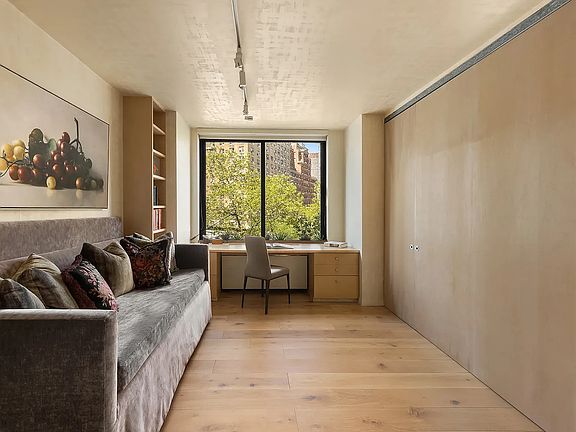 5th image of 155 W 70th St APT 3F