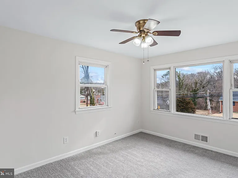 4502 Henderson Rd — Photo 28