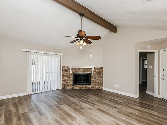 4th image of 2812 S Meadow Dr