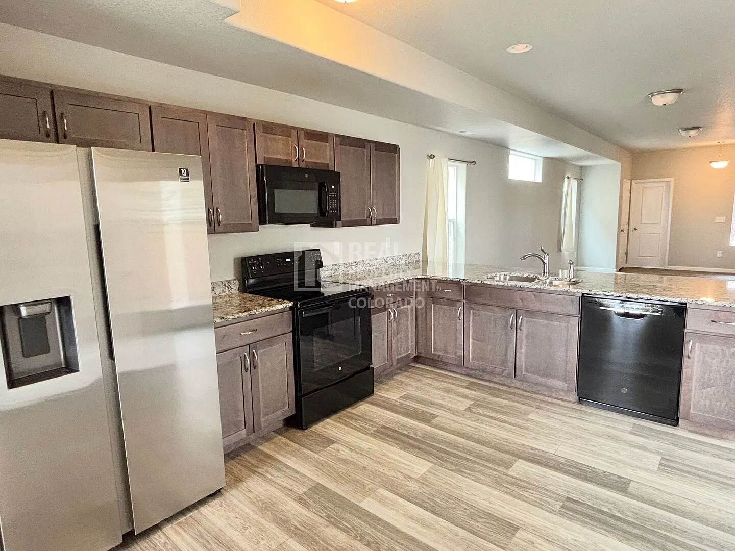 Minutes to Peterson SFB! Charming 3BR Home with Central AC — Photo 4