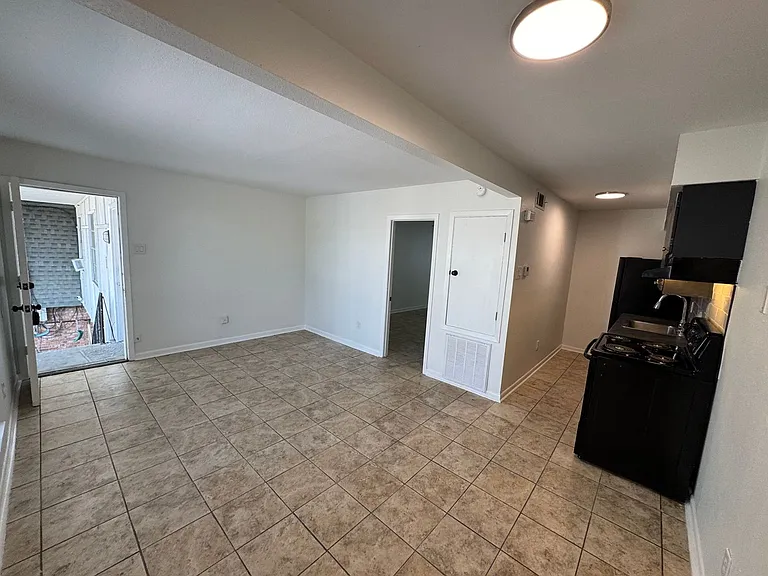 123 Athania Pkwy — Photo 4
