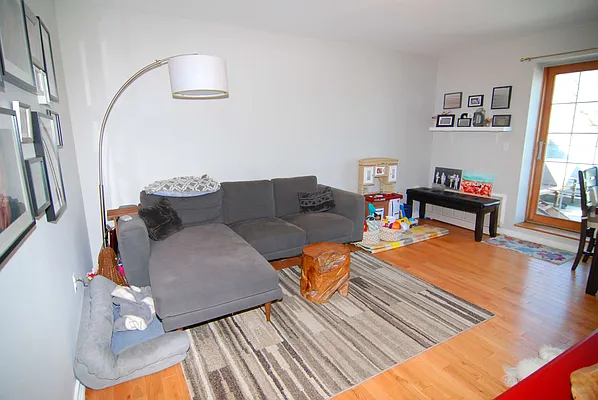 Sold by Momentum Real Estate LLC | media 25