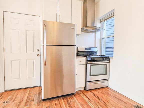 2nd image of 3450 W Waveland Ave #2E