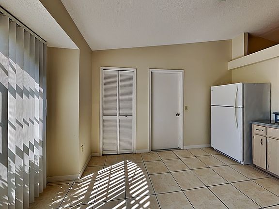 4th image of 2772 Sweet Springs St