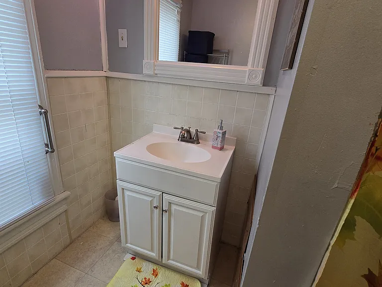 601-603 W Main St #2 — Photo 19