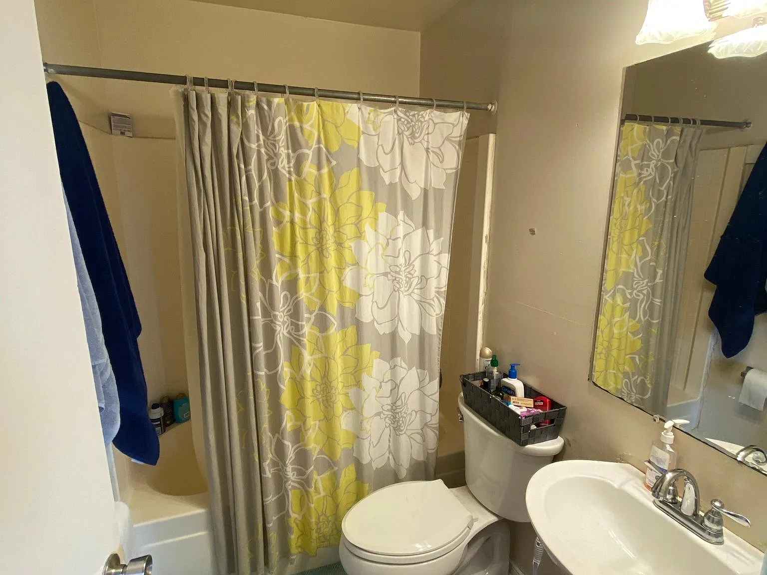 210 E Tompkins Street — Photo 4