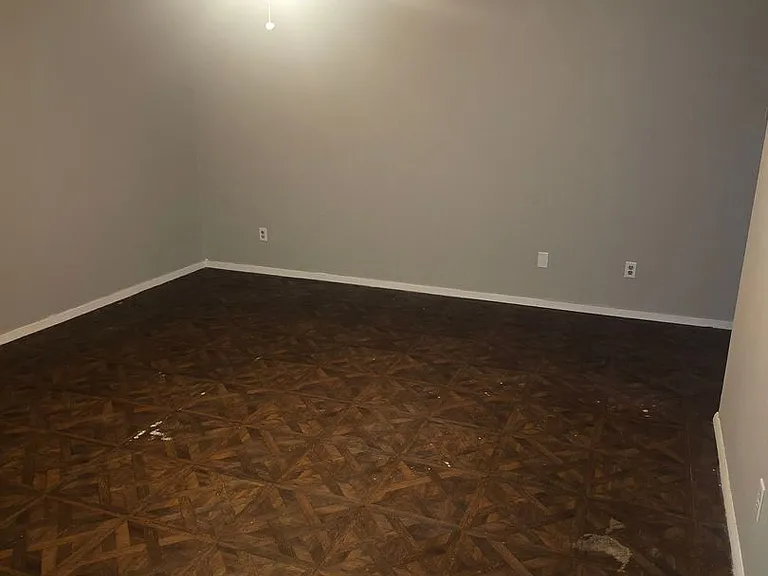 505 Oak St — Photo 6